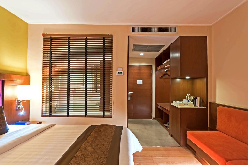 Navarat Heritage Hotel Kamphaeng Phet Exterior foto